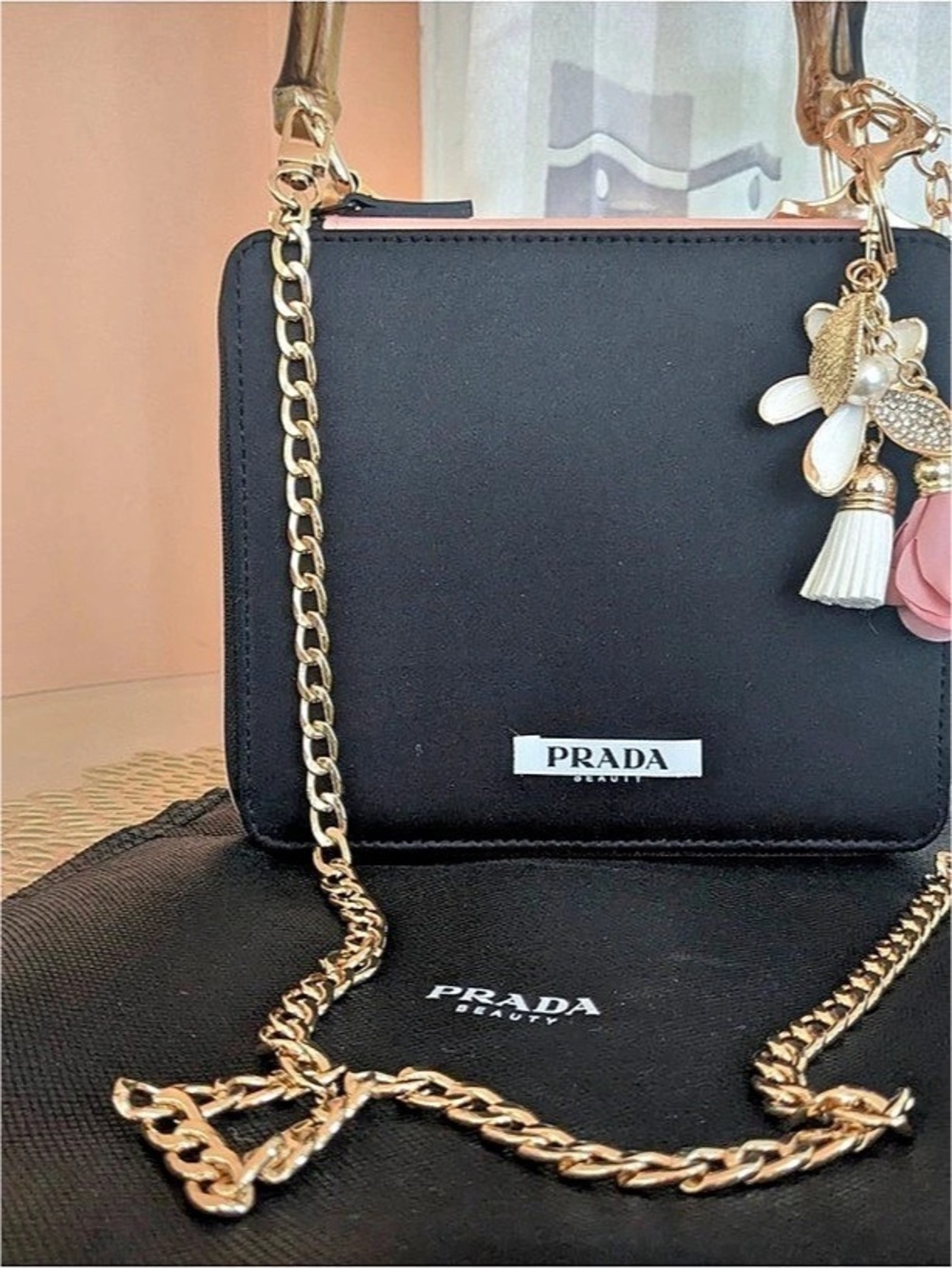 Prada - Picture 5 of 9